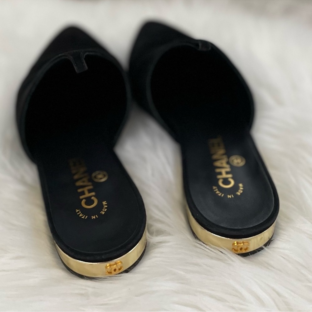 CHANEL Gold Heel — CC Logo Black Suede Mules - Picture 2 of 11